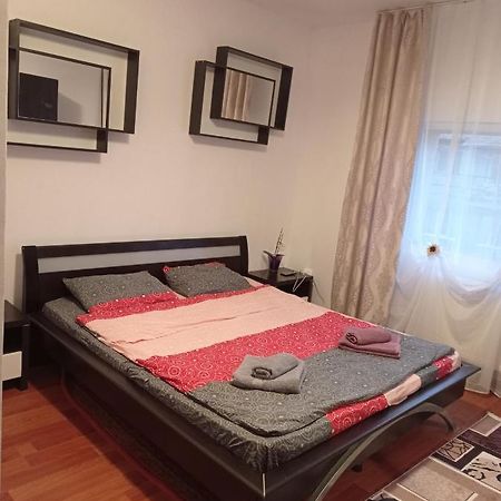 Apartament Bed & Breakfast Floreşti Dış mekan fotoğraf
